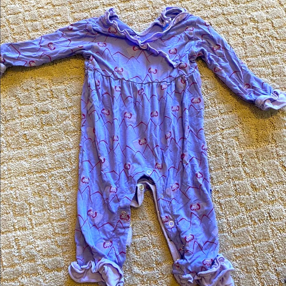 Sweet little ruffle outfit by kickee pants